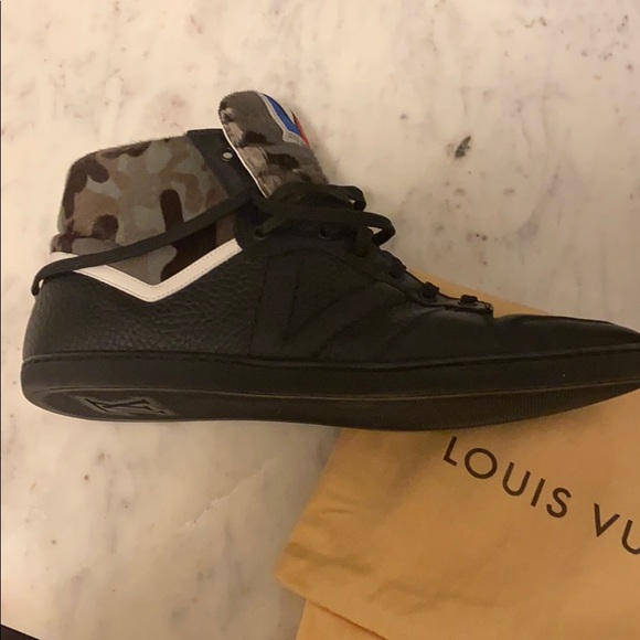 New Men’s Louis Vuitton high tops - Picture 3 of 5